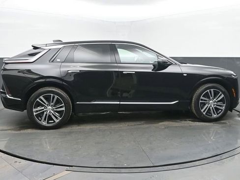 New 2026 Cadillac Lyriq Luxury image 6