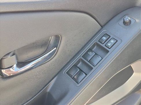 Used 2024 Nissan Frontier SV w/ SV Convenience Package RWD image 11