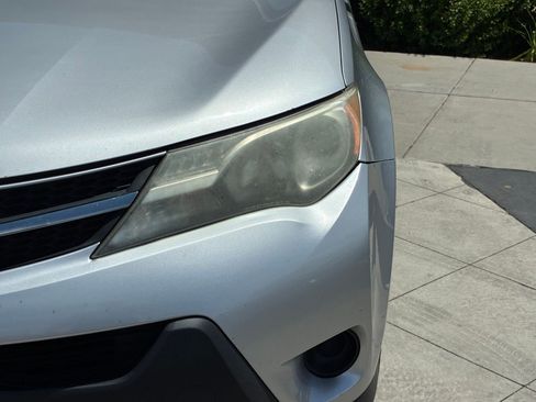 Used 2015 Toyota RAV4 LE FWD image 11