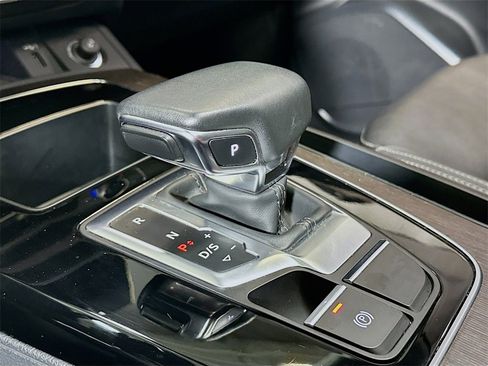 Used 2022 Audi Q5 2.0T Premium w/ Convenience Package image 17