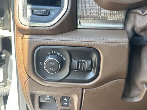 Used 2020 RAM 1500 Limited w/ Body Color Bumper Group AWD/4WD image 30