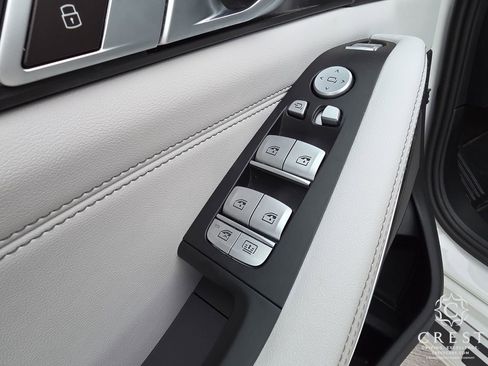 Used 2024 BMW X7 xDrive40i image 8