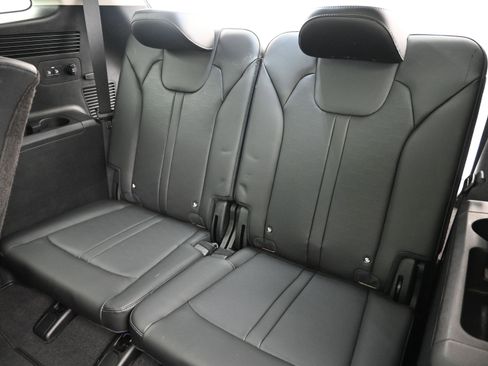 Used 2024 Kia Sorento S w/ Panoramic Sunroof Package image 23