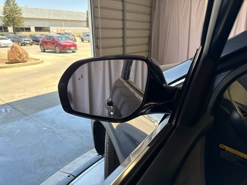 Used 2017 Hyundai Santa Fe FWD image 21