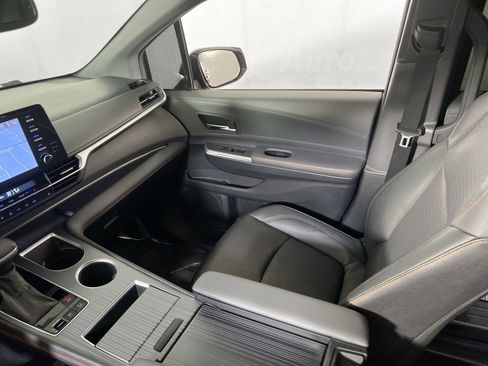 Used 2024 Toyota Sienna XSE image 24