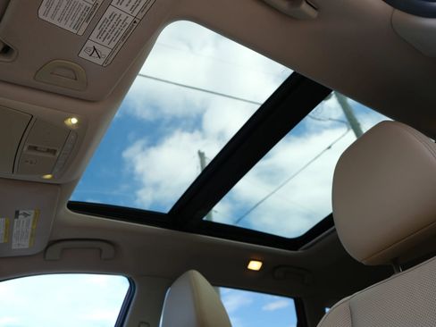 Used 2017 Nissan Rogue SL w/ SL Premium Package image 27