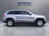 Used 2016 Jeep Grand Cherokee Laredo w/ Quick Order Package 23E image 2