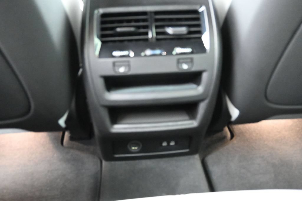 Used 2024 BMW X5 xDrive40i w/ Executive Package AWD/4WD image 18