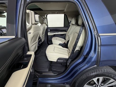 Used 2020 Ford Expedition Platinum image 9