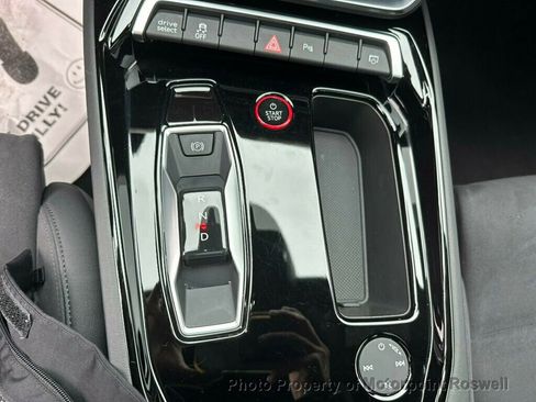 Used 2023 Audi e-tron GT Premium Plus image 19