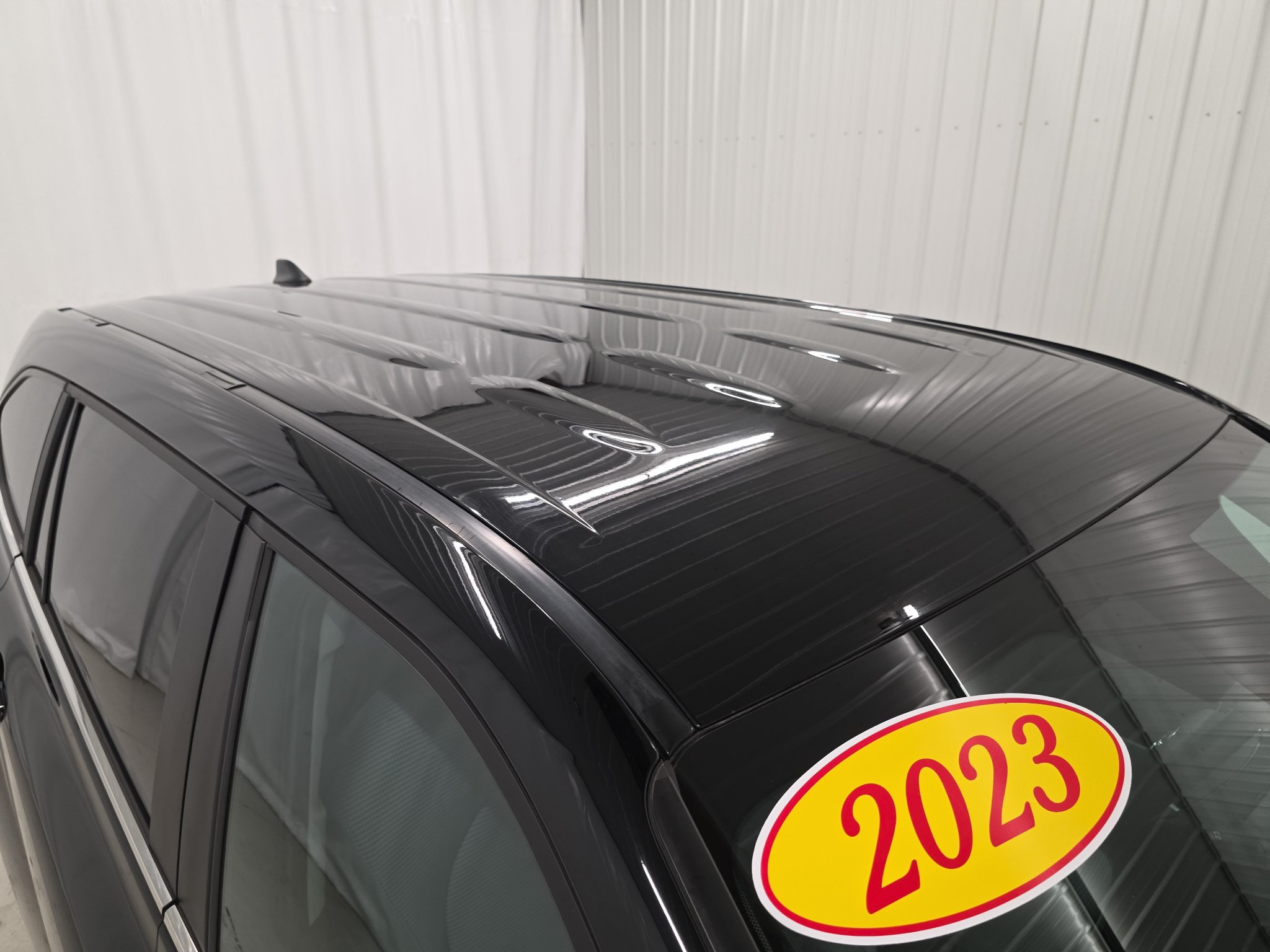 Used 2023 Toyota Highlander L AWD/4WD image 5