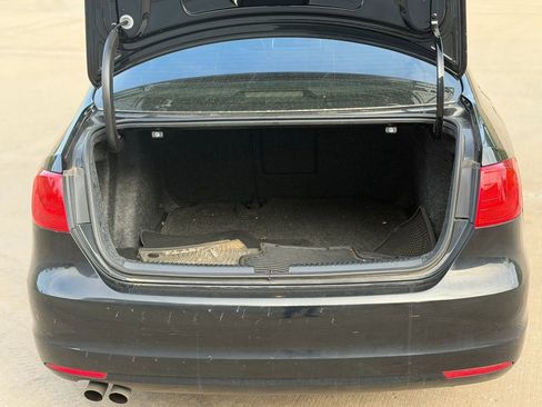 Used 2012 Volkswagen Jetta SE FWD image 10
