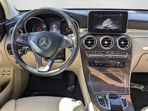 Used 2019 Mercedes-Benz GLC 350e 4MATIC image 17
