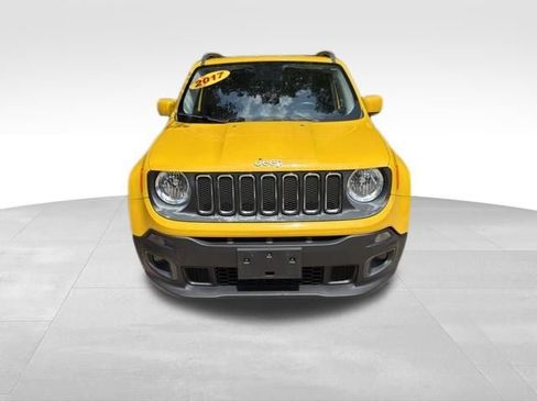 Used 2017 Jeep Renegade Latitude w/ Cold Weather Group AWD/4WD image 2