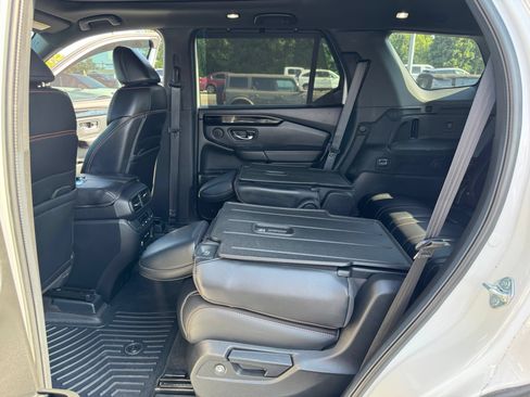 Used 2024 Honda Pilot TrailSport image 25