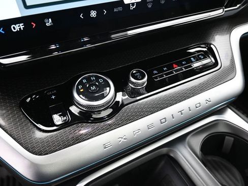 New 2025 Ford Expedition Max Platinum w/ Stealth Appearance Package image 17