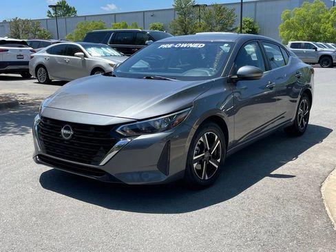 Used 2025 Nissan Sentra SV FWD image 3
