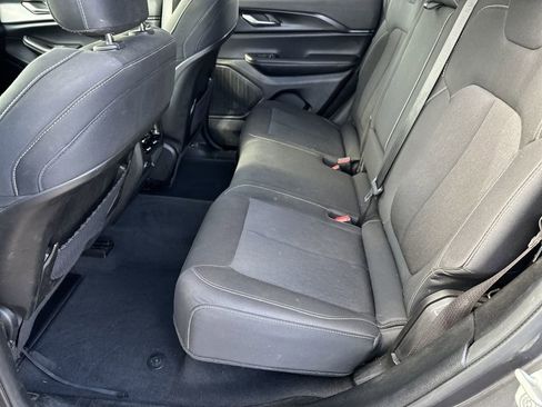 Certified 2023 Jeep Grand Cherokee Laredo X RWD image 15