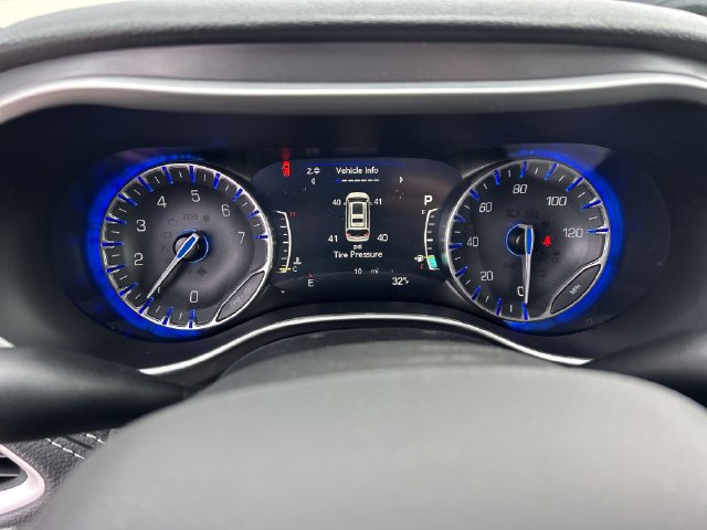 New 2026 Chrysler Pacifica Select FWD image 16