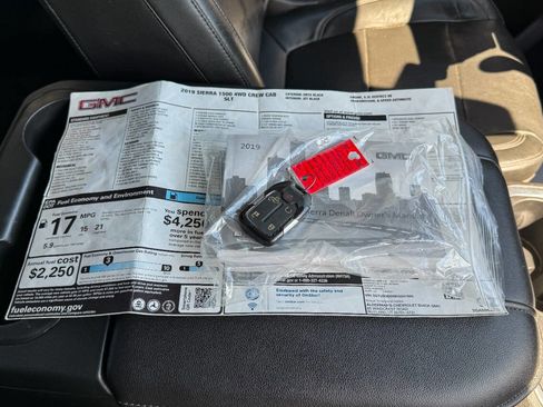 Used 2019 GMC Sierra 1500 SLT w/ SLT Premium Package image 39