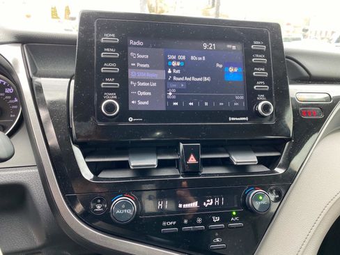 Used 2023 Toyota Camry SE image 11