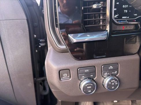 Used 2023 GMC Sierra 1500 Elevation image 13