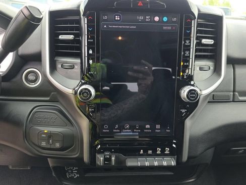 Used 2026 RAM 2500 Big Horn AWD/4WD image 4