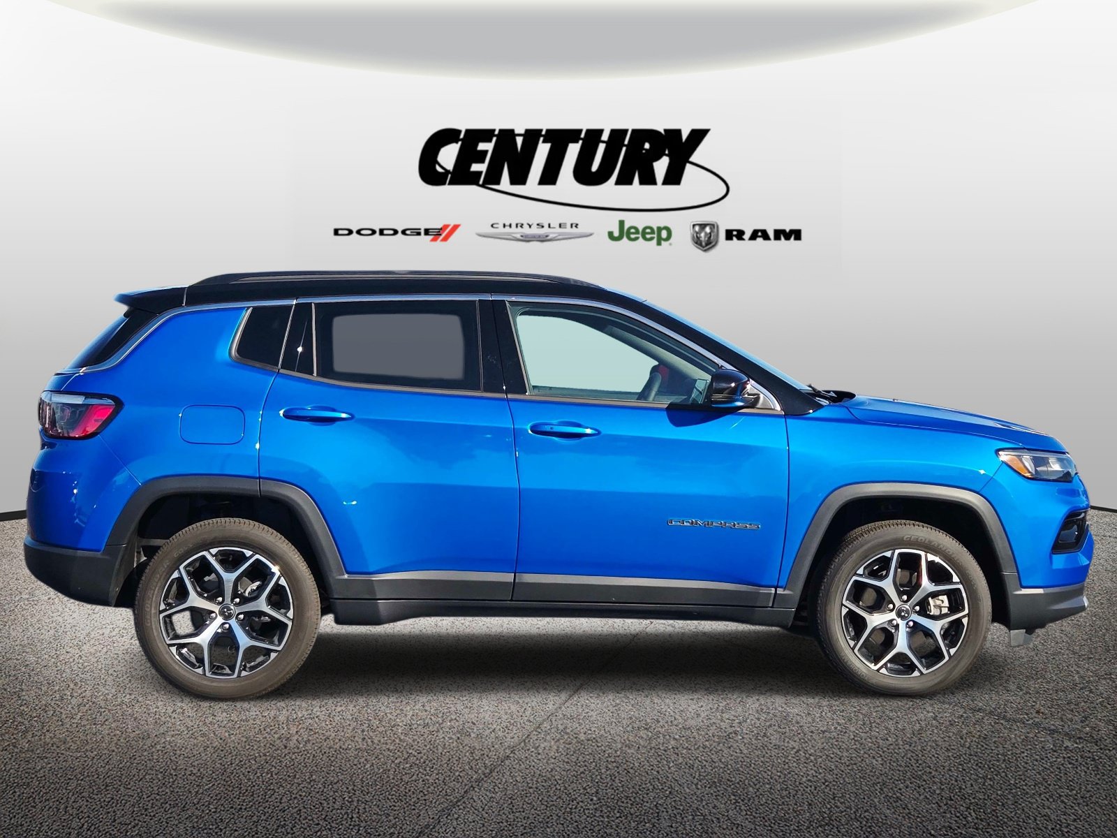 Used 2026 Jeep Compass Limited w/ Sun, Sound & Navigation Group AWD/4WD image 2