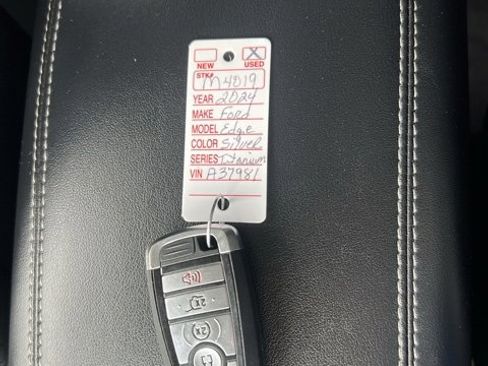 Used 2024 Ford Edge Titanium image 55