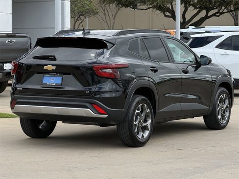 Certified 2025 Chevrolet Trax LT image 4