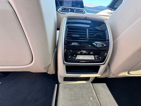 Used 2021 BMW X7 xDrive40i w/ M Sport Package AWD/4WD image 20