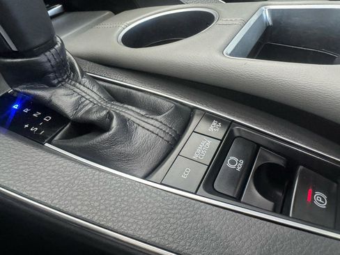 Used 2019 Toyota Avalon Touring w/ Advanced Safety Package image 31