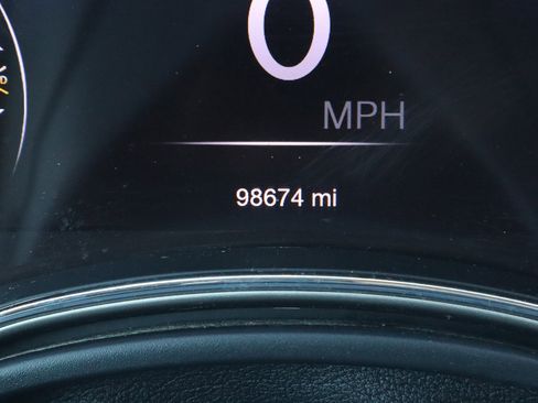 Used 2017 Jeep Grand Cherokee Limited image 36