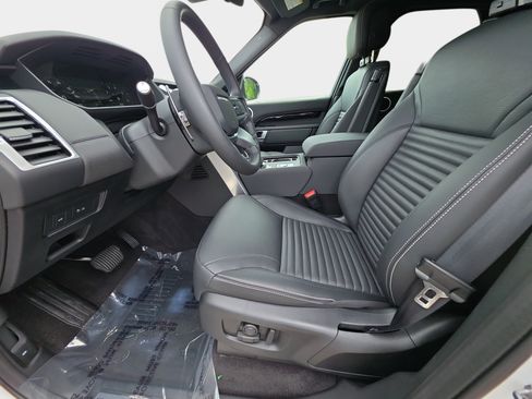 Certified 2025 Land Rover Discovery S AWD/4WD image 14