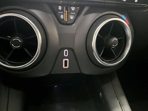 Used 2021 Chevrolet Blazer LT image 16