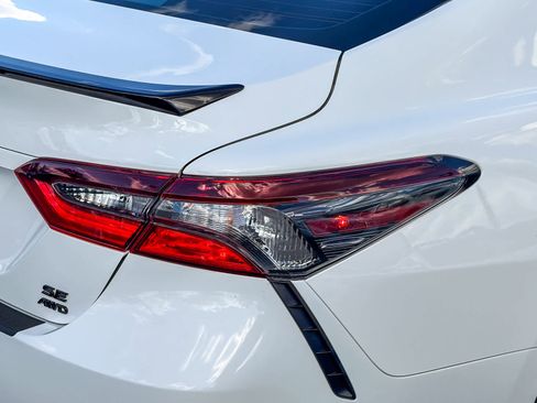 Used 2024 Toyota Camry SE w/ Convenience Package image 8