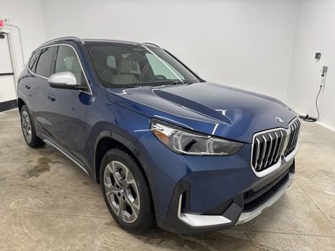 Used 2023 BMW X1 xDrive28i w/ Premium Package image 3
