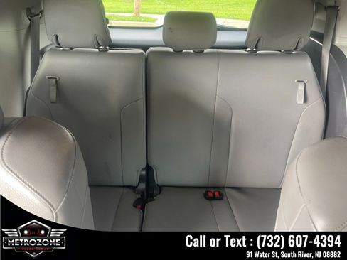 Used 2021 Toyota Sienna XLE FWD image 16