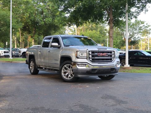 Used 2018 GMC Sierra 1500 SLT w/ SLT Premium Package AWD/4WD image 2