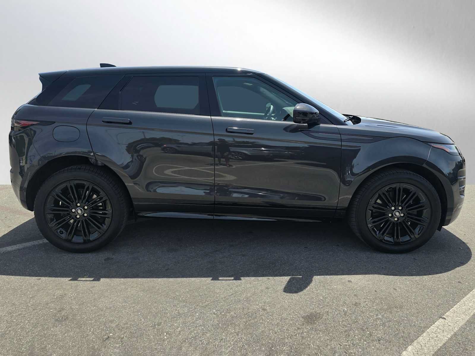 Used 2026 Land Rover Range Rover Evoque Dynamic SE AWD/4WD image 6
