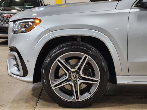 Used 2024 Mercedes-Benz GLS 450 4MATIC image 5