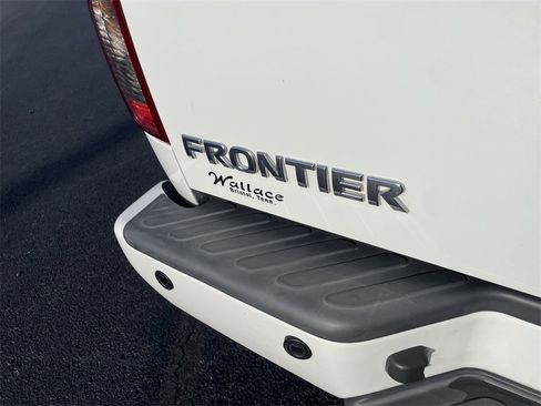 Used 2020 Nissan Frontier PRO-4X image 7