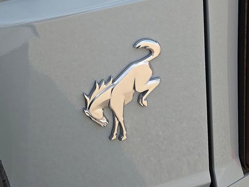 Used 2024 Ford Bronco Outer Banks image 13