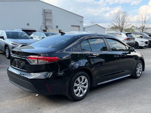 Used 2025 Toyota Corolla LE image 3