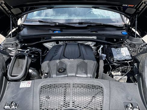 Certified 2024 Porsche Macan Turbo AWD/4WD image 23