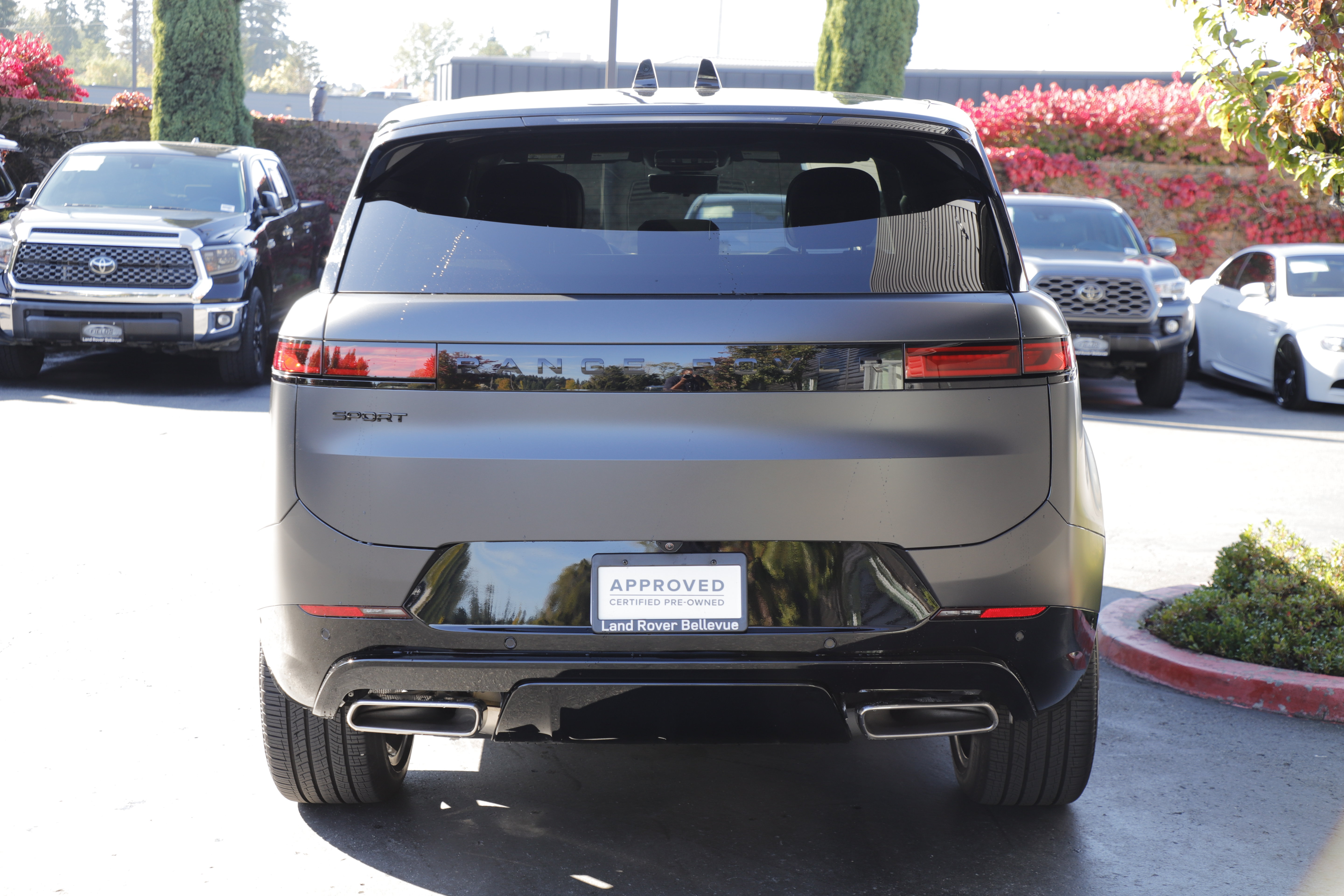 Used 2025 Land Rover Range Rover Sport Dynamic SE AWD/4WD image 5