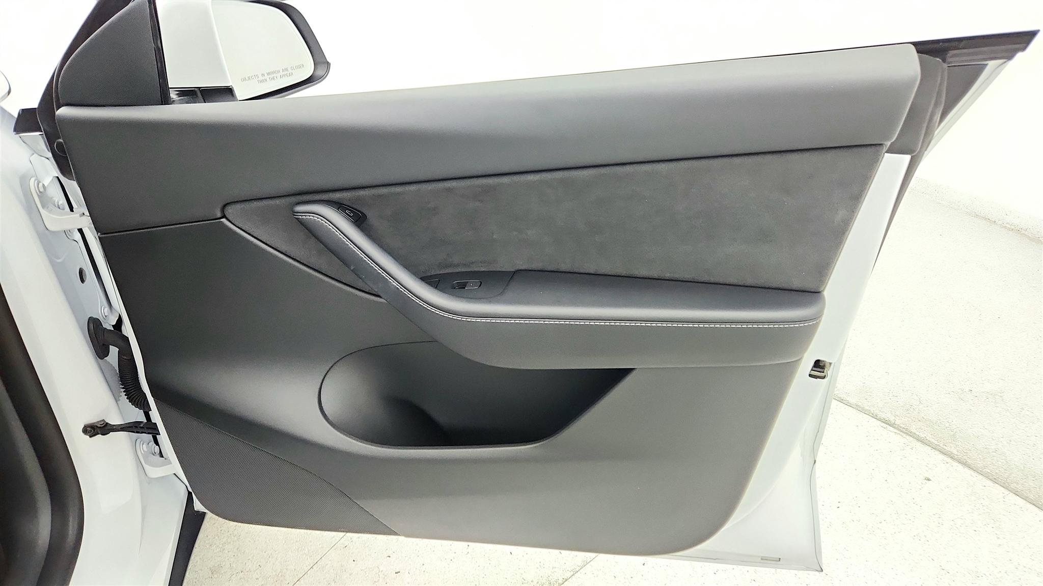 Used 2022 Tesla Model Y Long Range AWD/4WD image 27