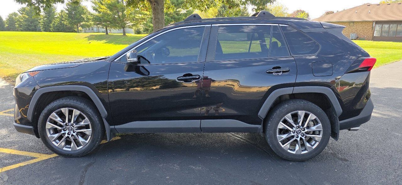 Used 2020 Toyota RAV4 XLE Premium AWD/4WD image 6