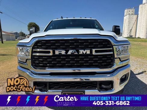 Used 2024 RAM 2500 Big Horn w/ Heated Seats & Wheel Group AWD/4WD image 8