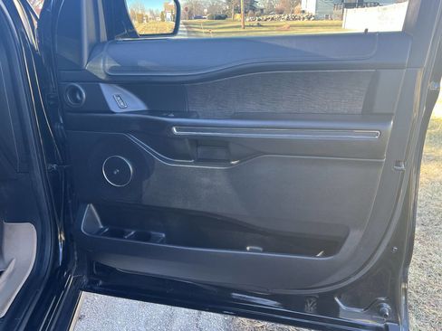 Used 2018 Ford Expedition Limited w/ Equipment Group 301A image 23
